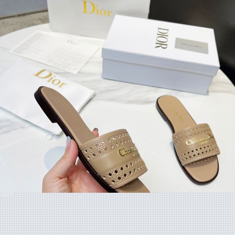 ch**an D*or slippers